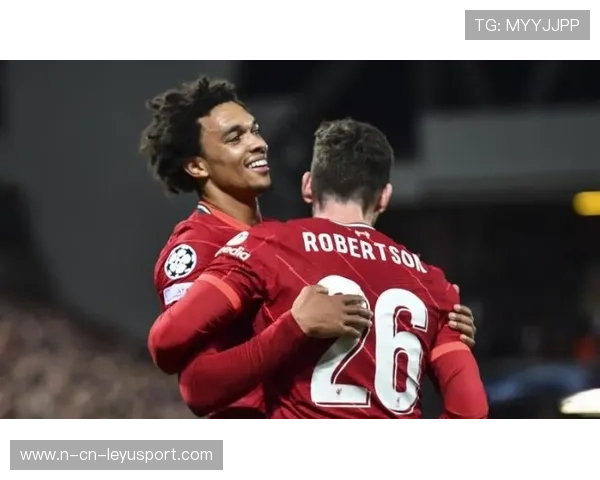 利物浦右路穿透，阿诺德脚后跟妙传助攻得分